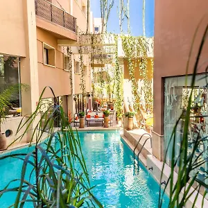 Hotel Dellarosa Boutique And
